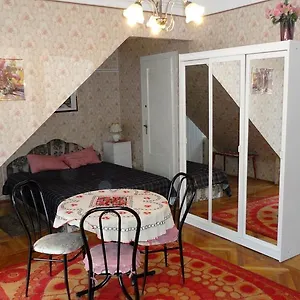 Appartement Garibaldi 5 &, Boedapest
