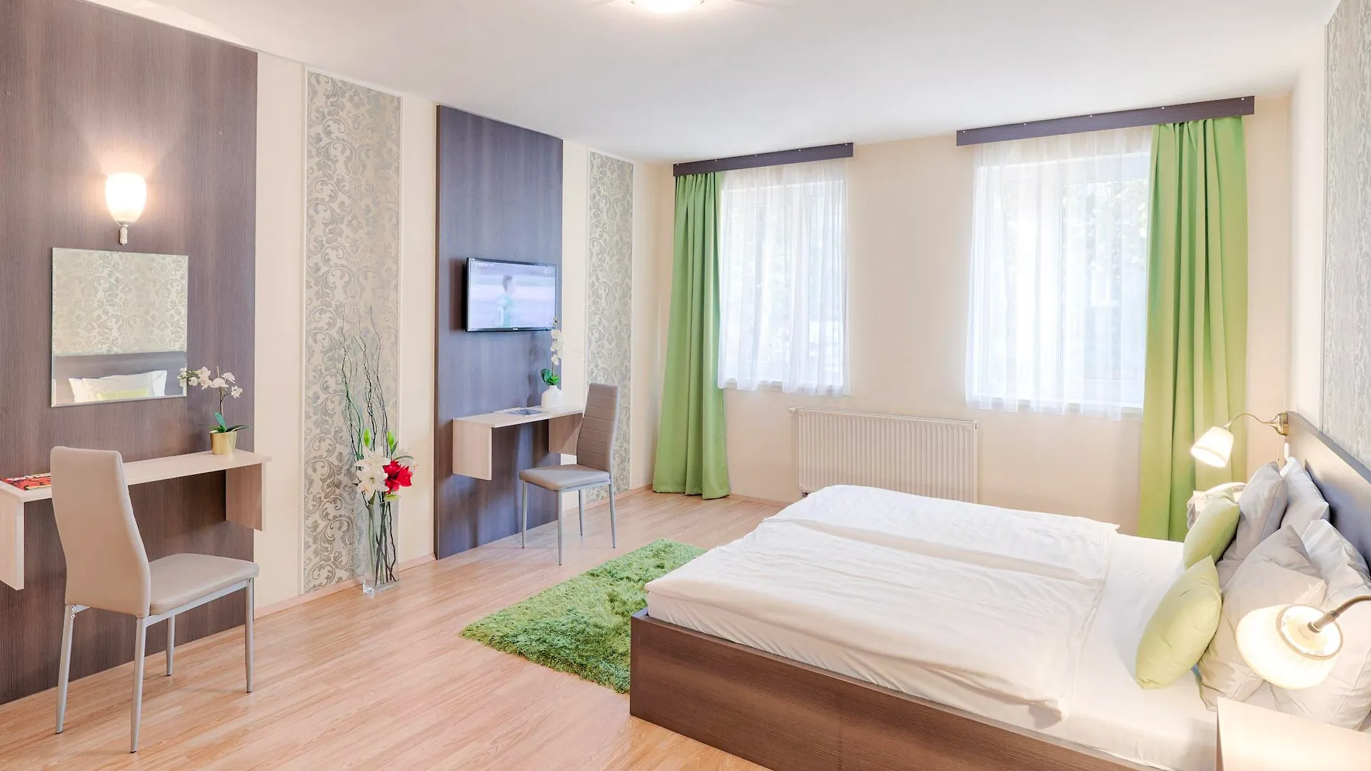 ***  Triple M Hotel Budapeşte Macaristan