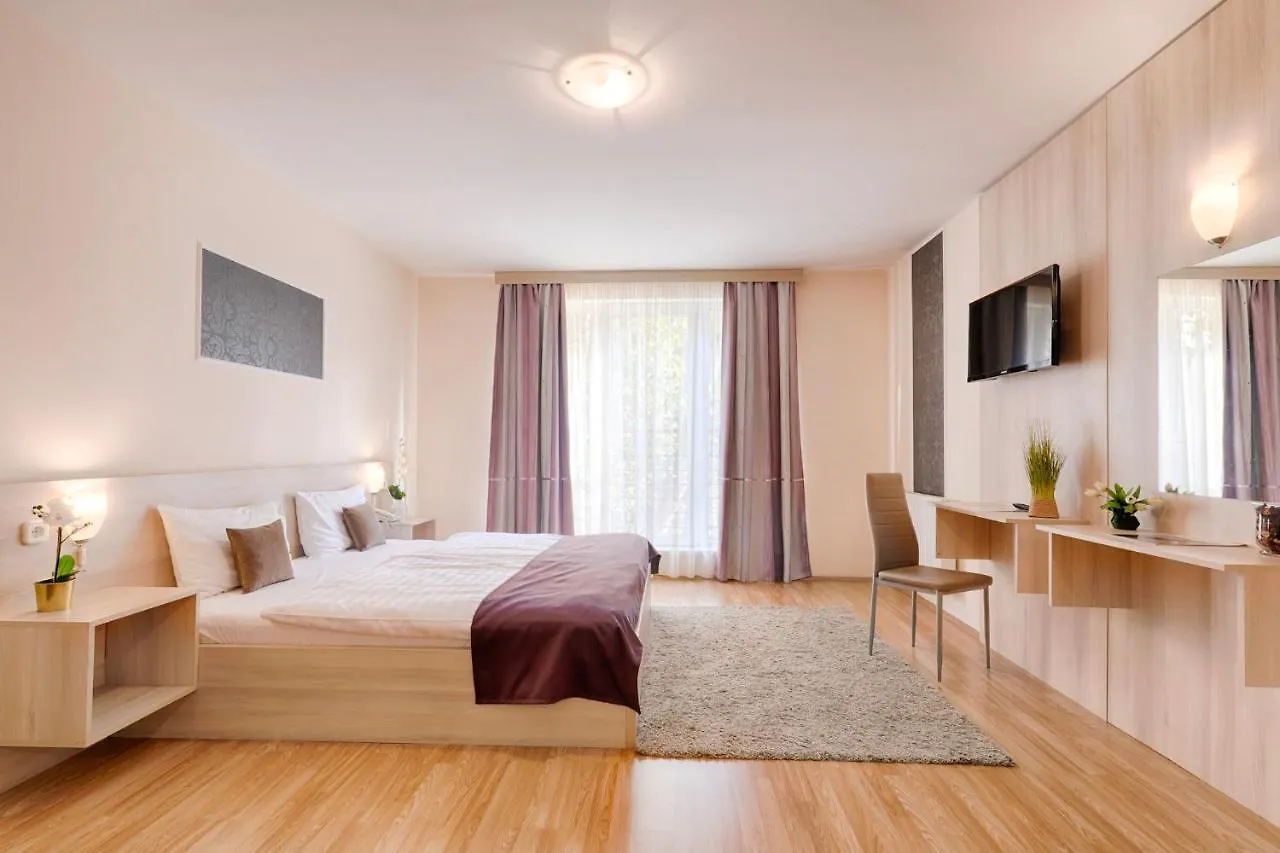 Triple M Hotel Budapest