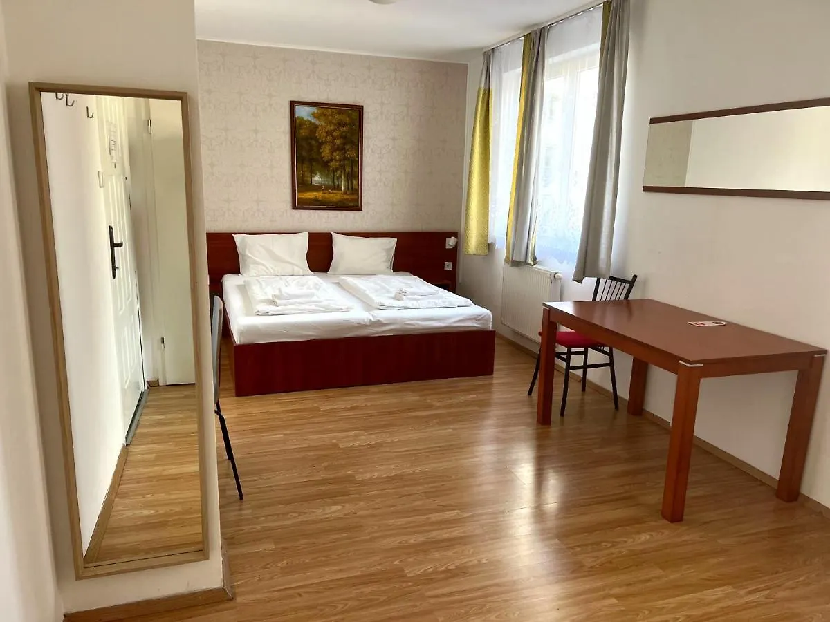Triple M Hotel Budapest Ungarn