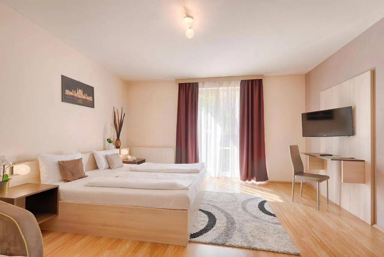 Triple M Hotel Budapest