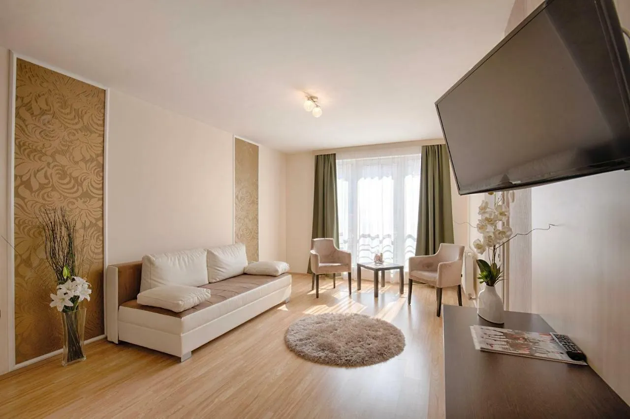 Triple M Hotel Budapest 3*,