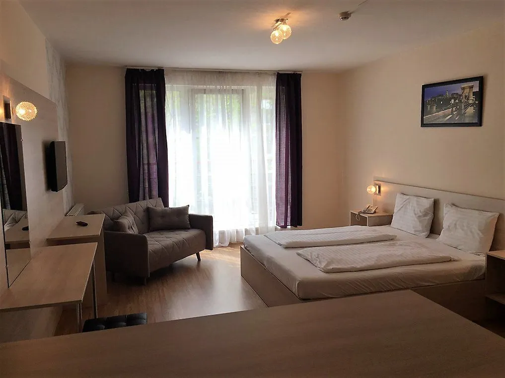 Triple M Hotel Budapest